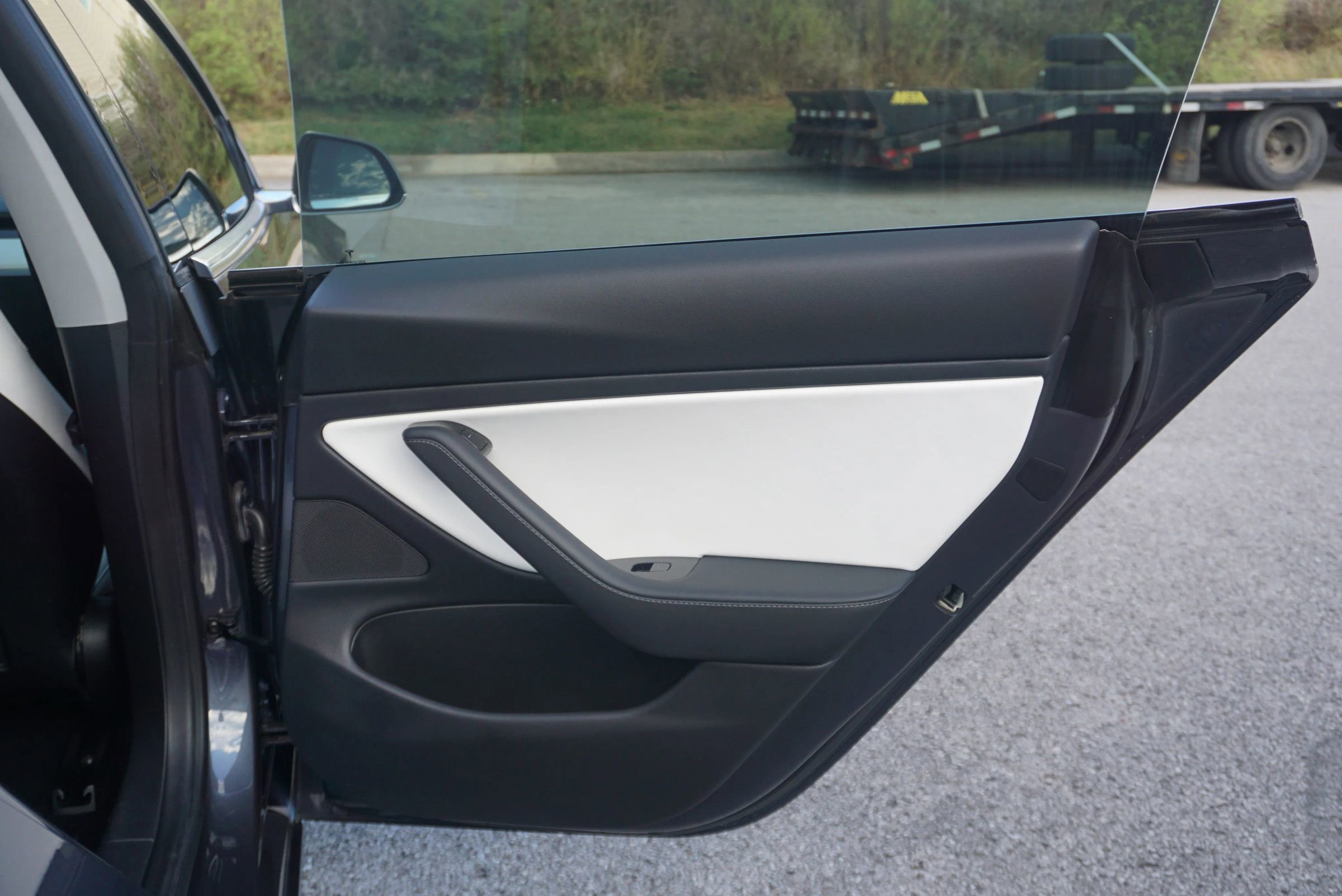 Used 2018 Tesla Model 3 Long Range image 15