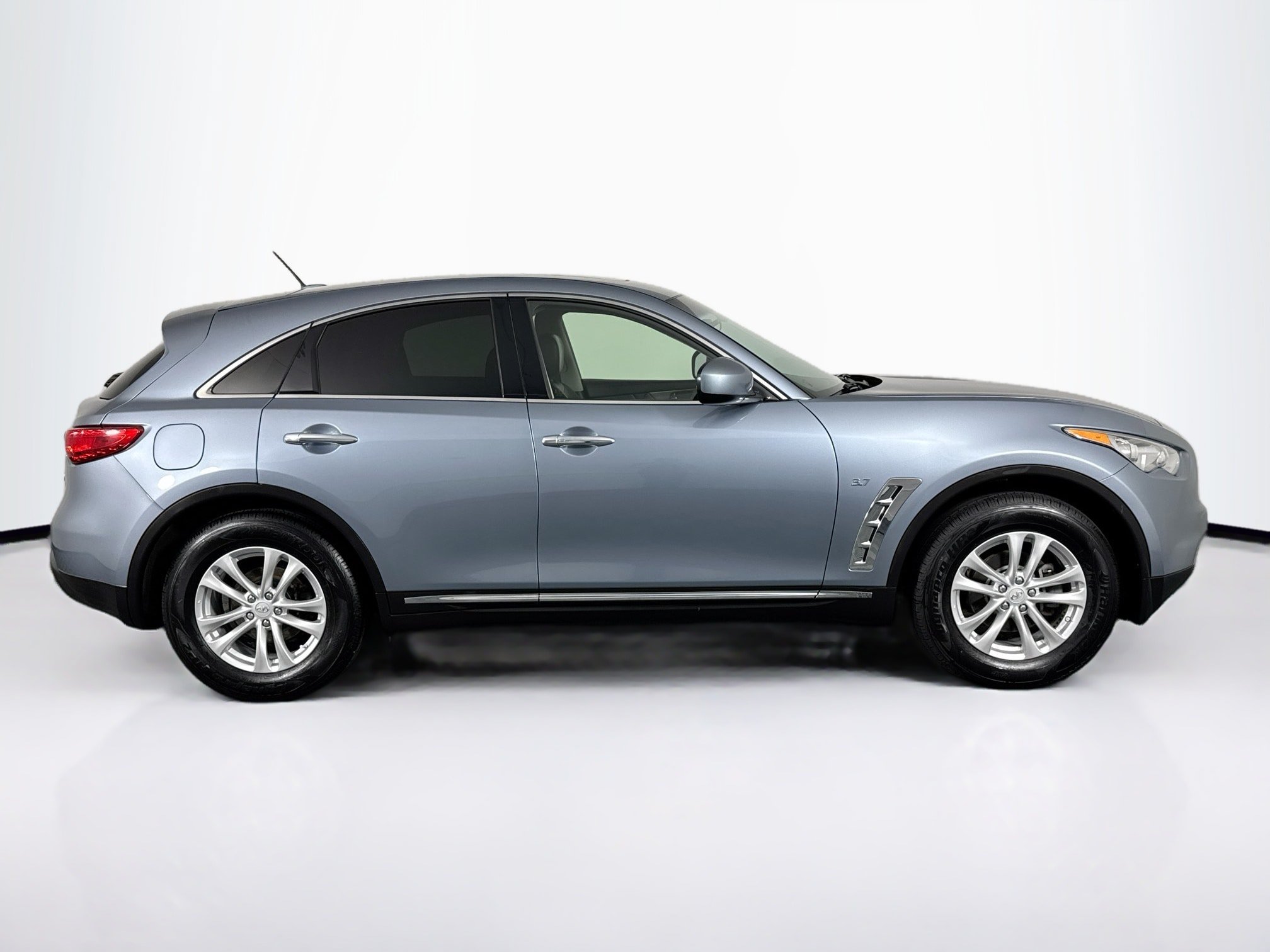 Used 2017 INFINITI QX70 AWD image 16