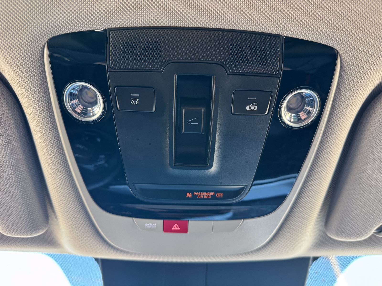 Used 2025 Kia Sorento S w/ Panoramic Sunroof Package FWD image 37