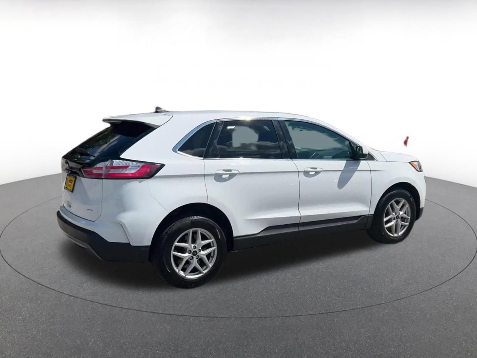 Used 2024 Ford Edge SEL AWD/4WD image 12