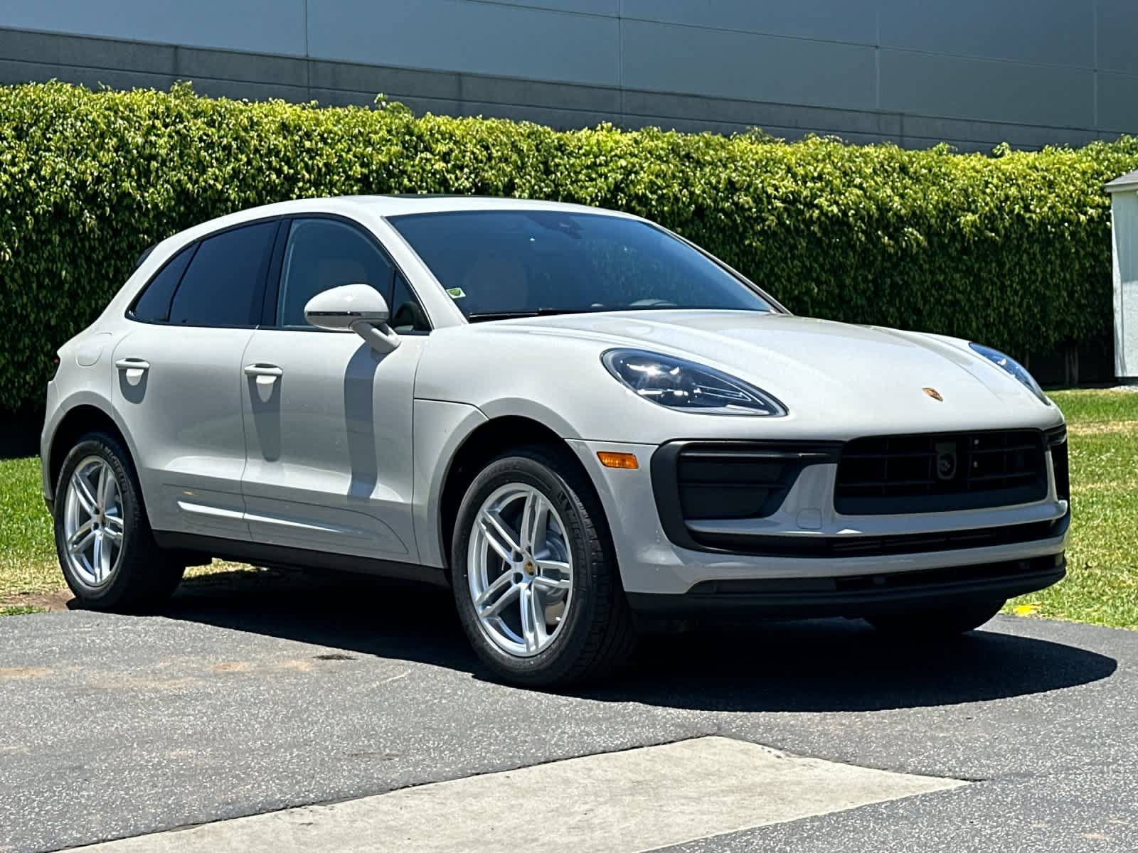 New 2026 Porsche Macan AWD/4WD image 10