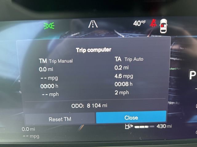 Certified 2025 Volvo XC40 B5 Plus image 21