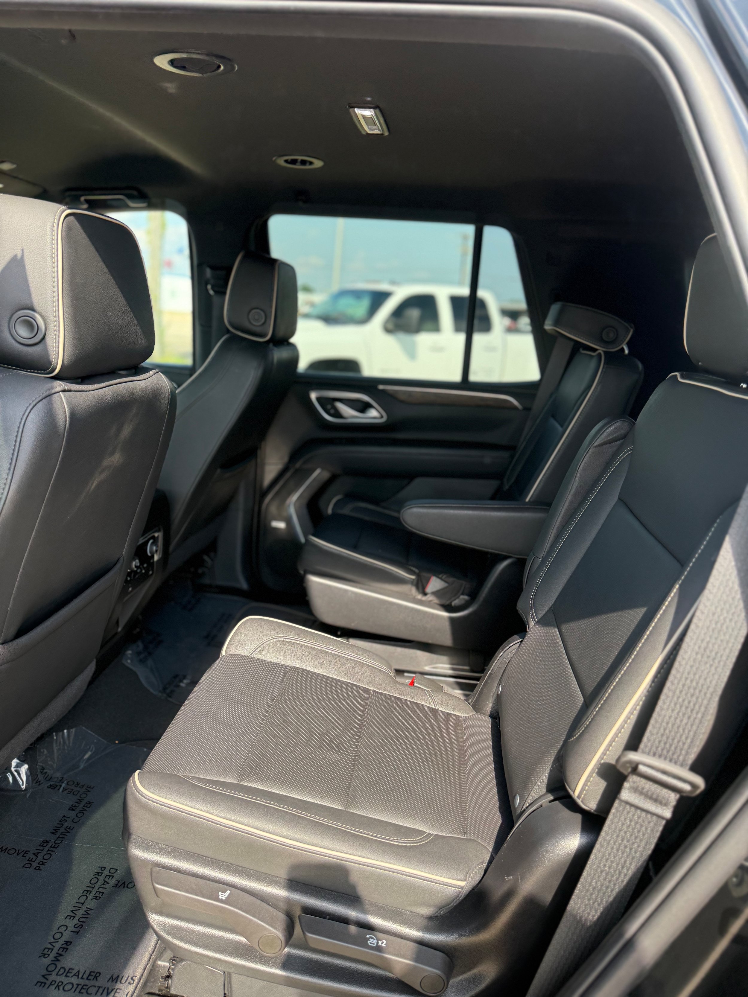 Used 2022 Chevrolet Tahoe Premier AWD/4WD image 14