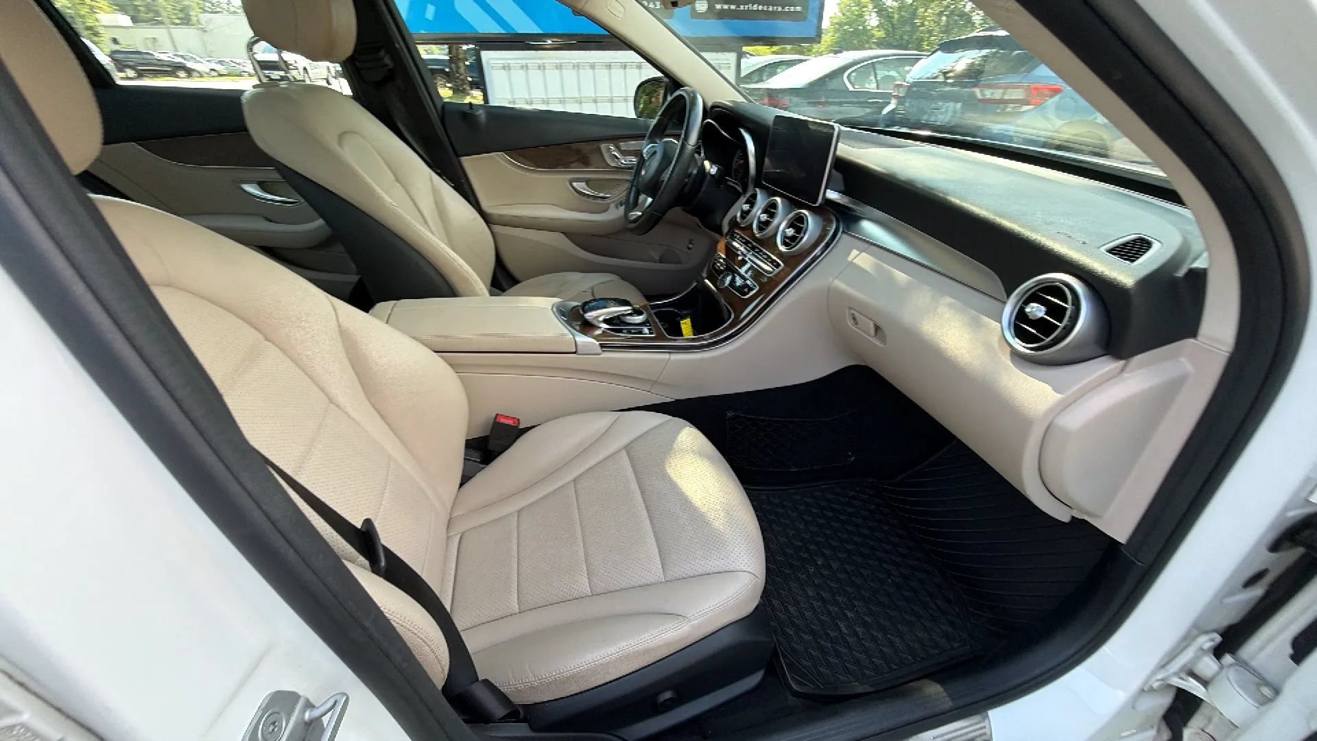 Used 2015 Mercedes-Benz C 300 4MATIC Sedan image 26