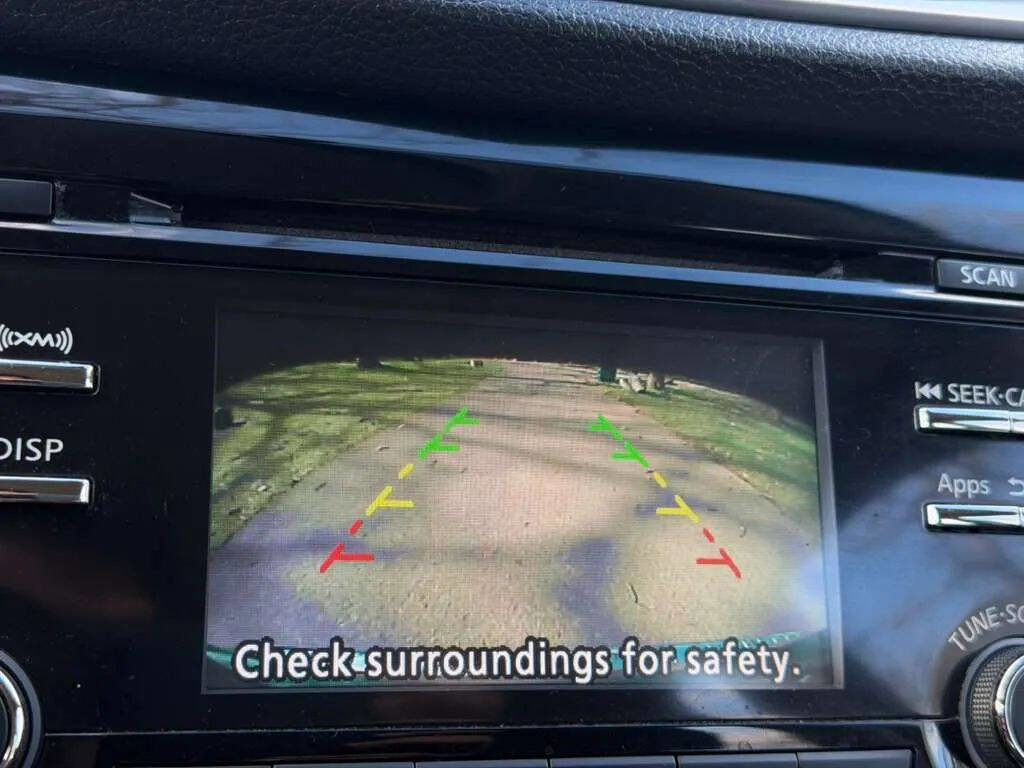 Used 2016 Nissan Rogue S AWD/4WD image 15