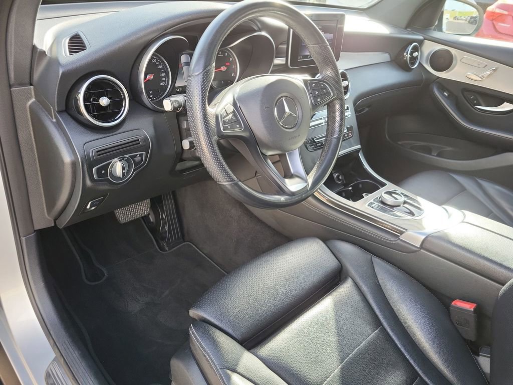 Used 2019 Mercedes-Benz GLC 300 image 10
