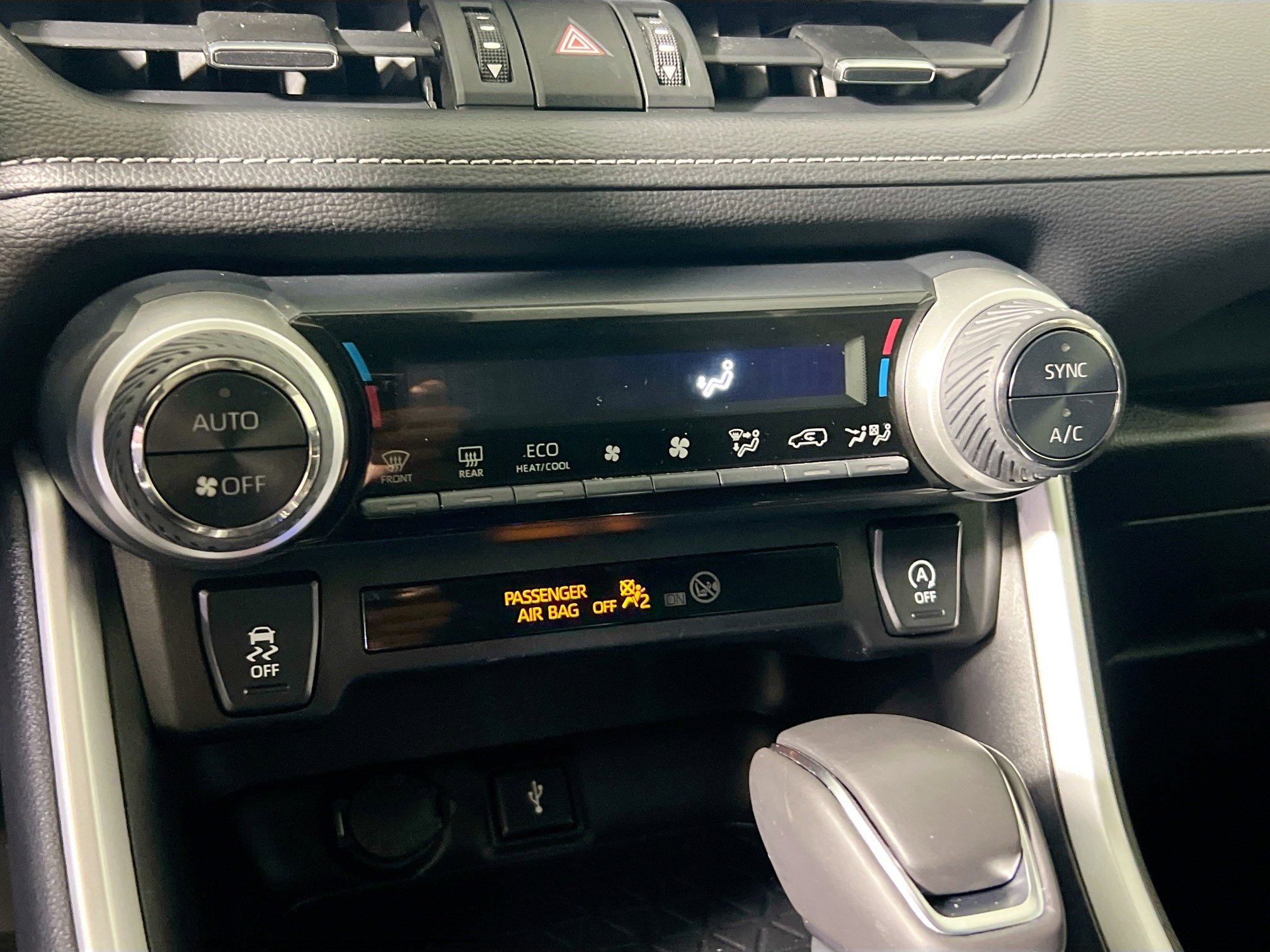 Used 2021 Toyota RAV4 XLE Premium image 27