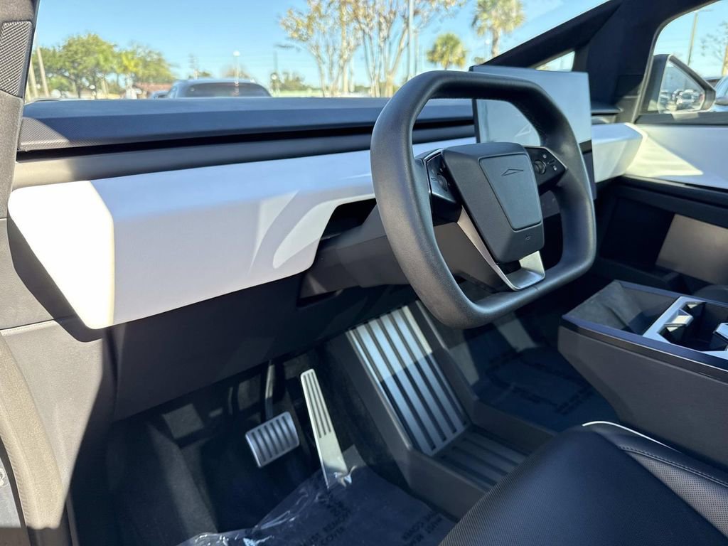 Used 2024 Tesla Cybertruck AWD Crew Cab image 24