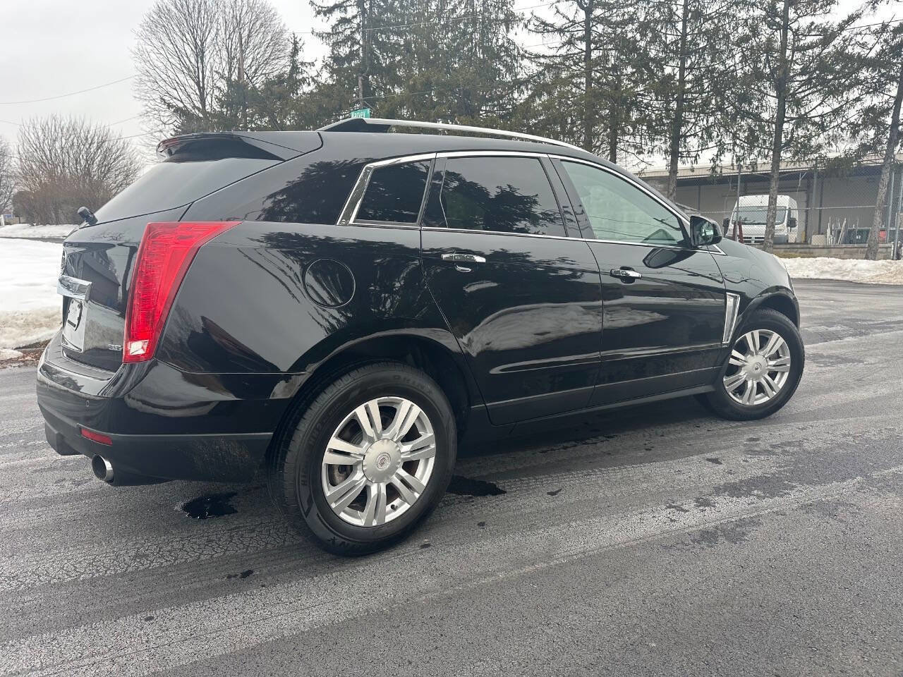 Used 2016 Cadillac SRX Luxury w/ Driver Awareness Package image 4