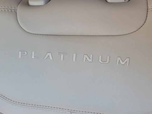Used 2023 Ford Explorer Platinum w/ Technology Package image 13