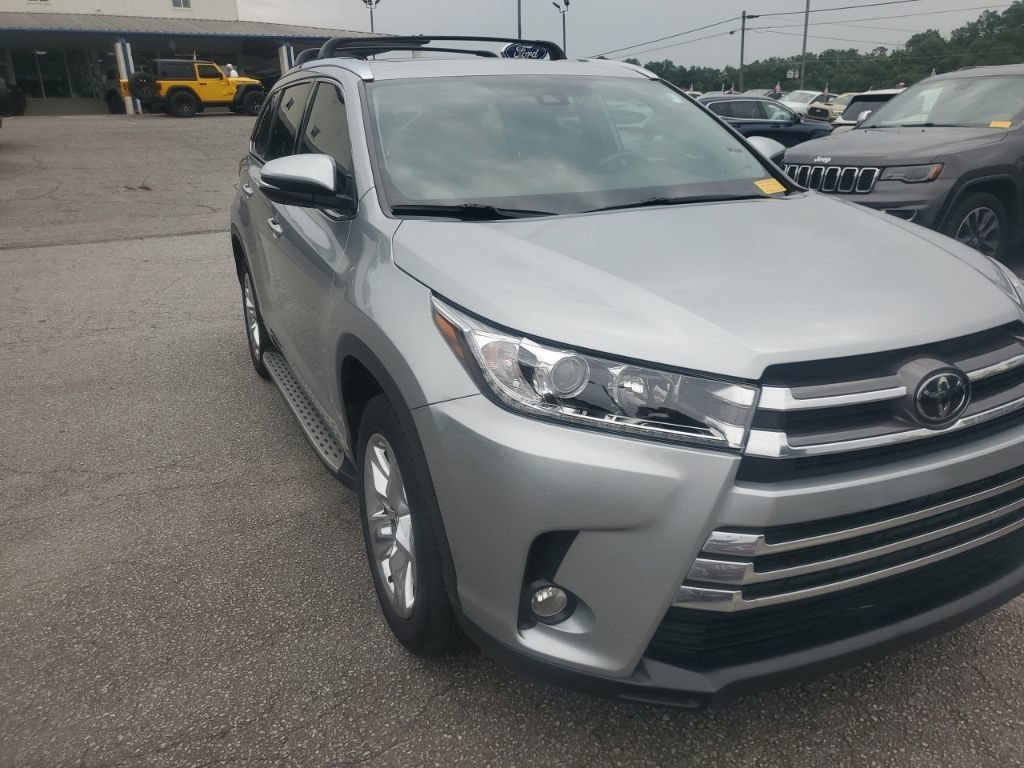 Used 2018 Toyota Highlander Limited FWD image 4
