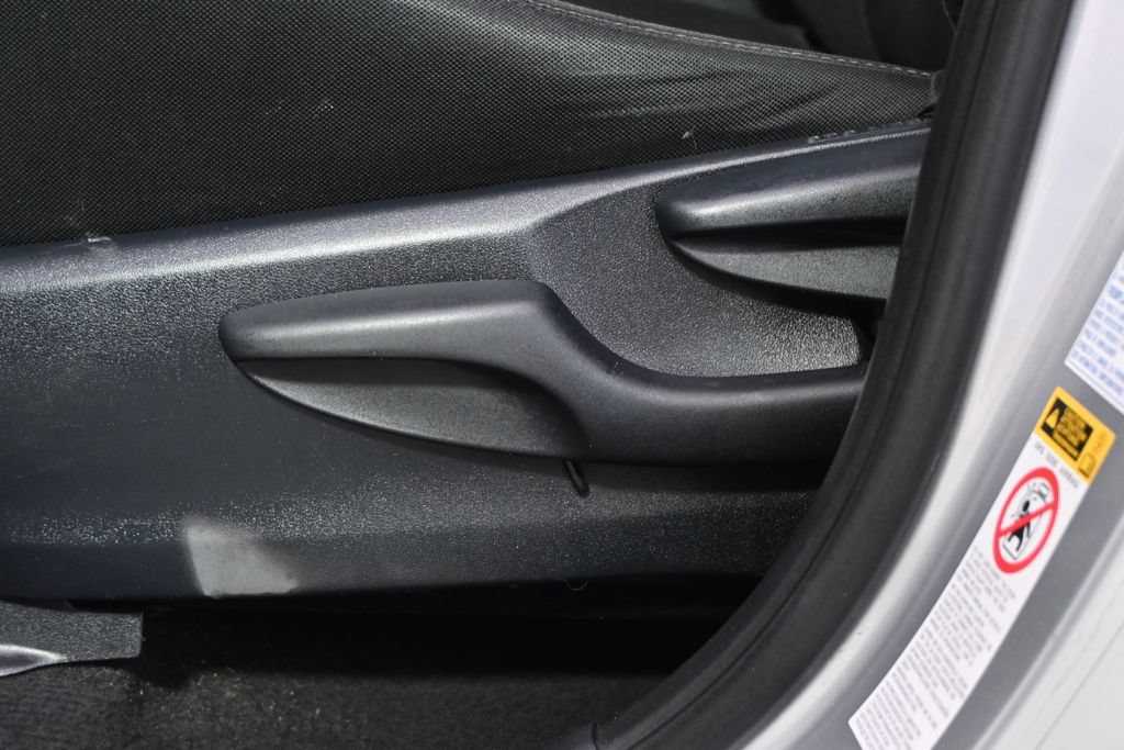 Used 2014 Toyota RAV4 XLE AWD/4WD image 14