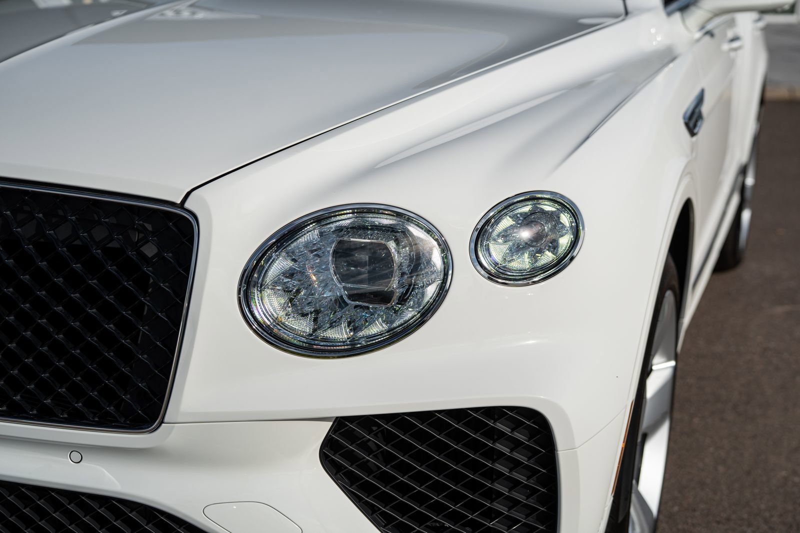 Certified 2025 Bentley Bentayga image 15