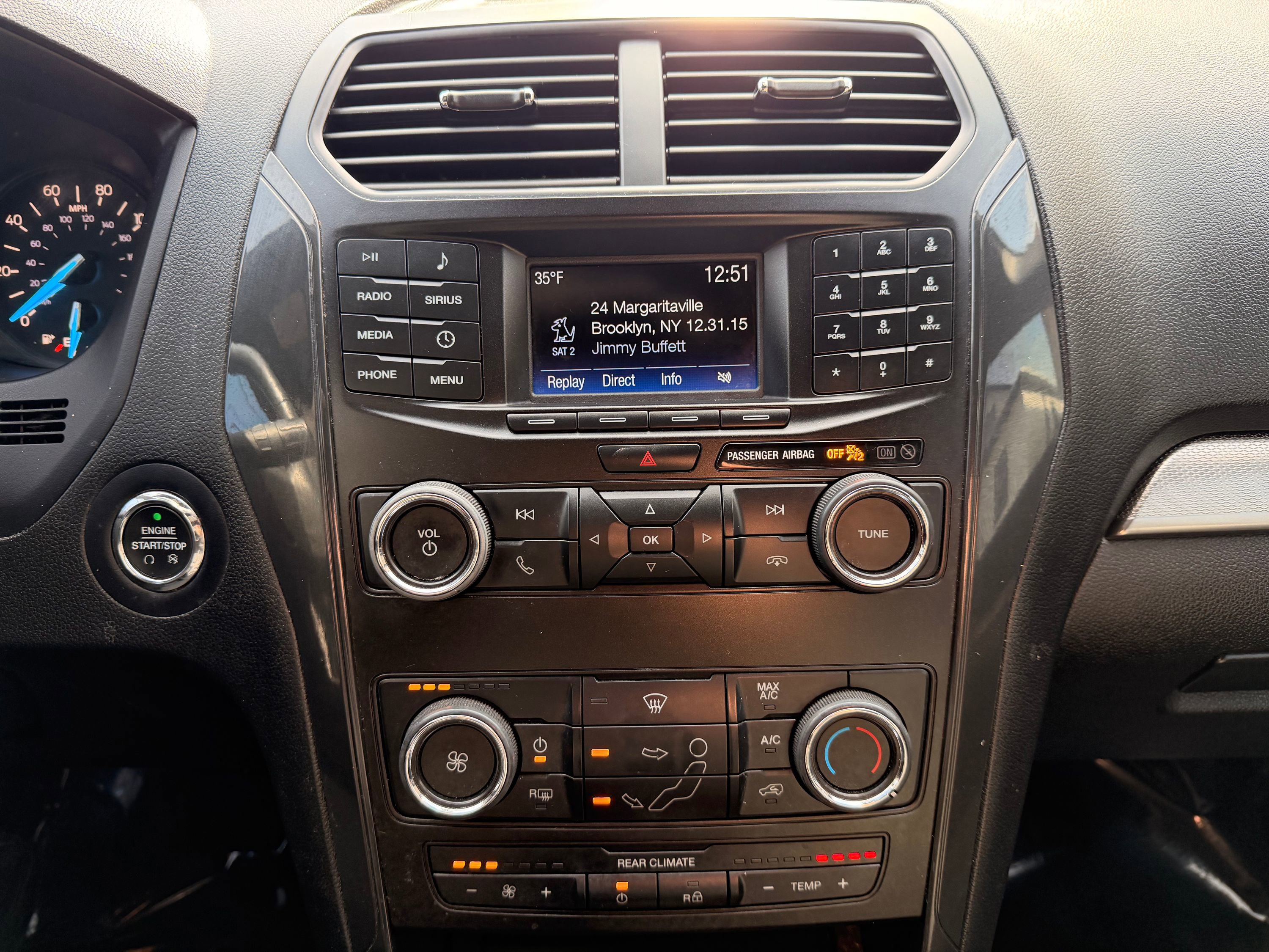 Used 2019 Ford Explorer XLT image 38