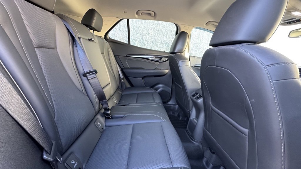 Used 2023 Buick Envision Essence image 8