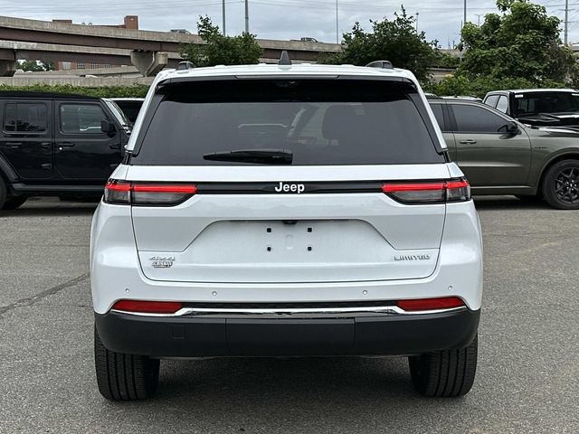 New 2025 Jeep Grand Cherokee Limited w/ Luxury Tech Group II AWD/4WD image 3