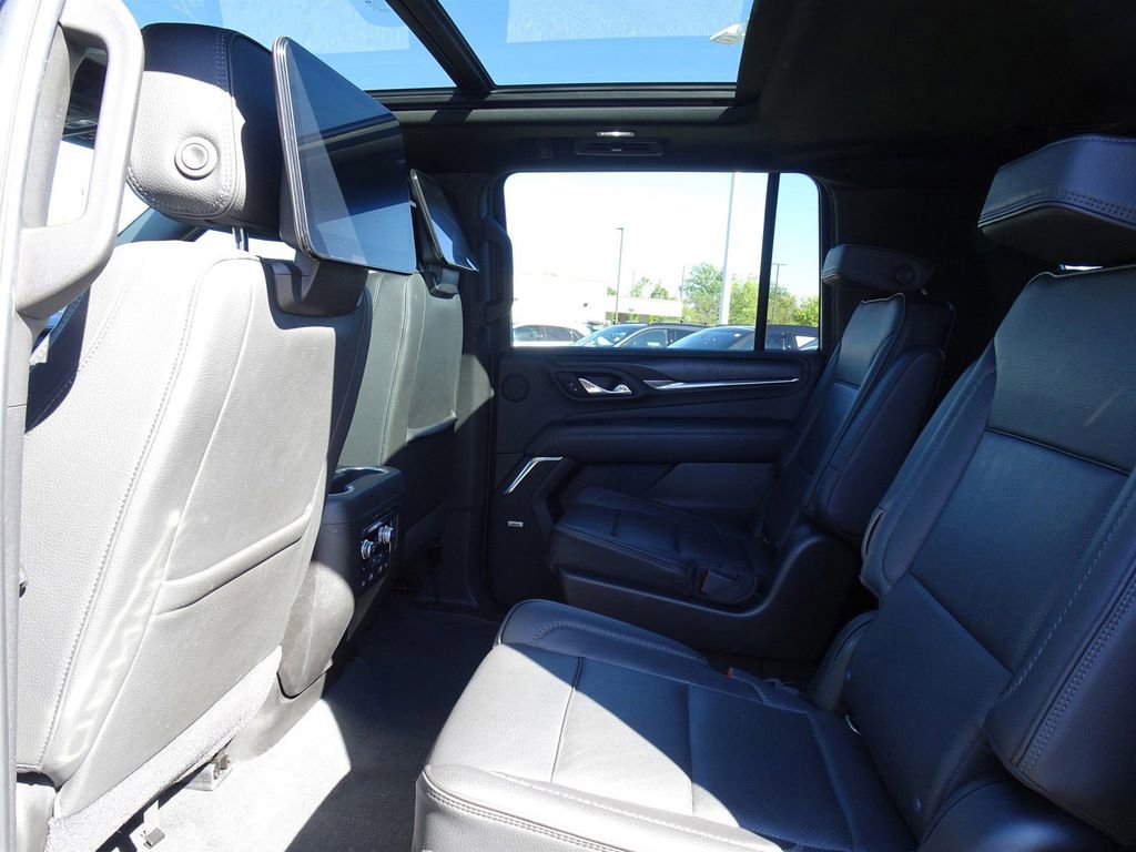 Used 2021 GMC Yukon XL Denali w/ Denali Ultimate Package image 15