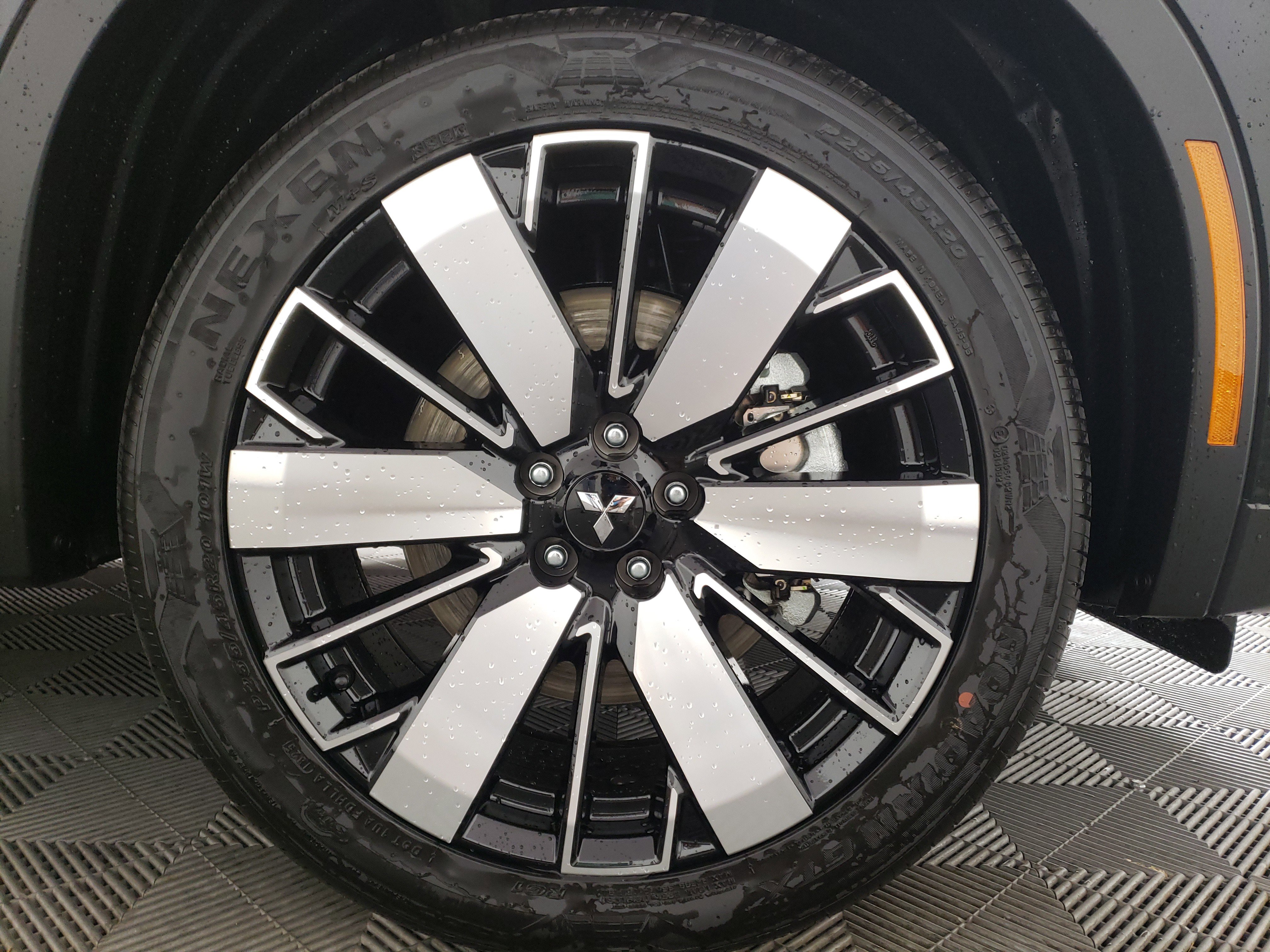 New 2025 Mitsubishi Outlander SE image 7