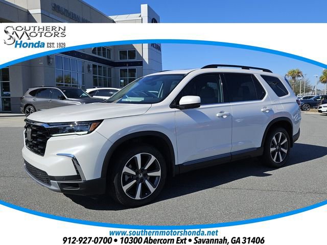 Used 2025 Honda Pilot Touring image 1