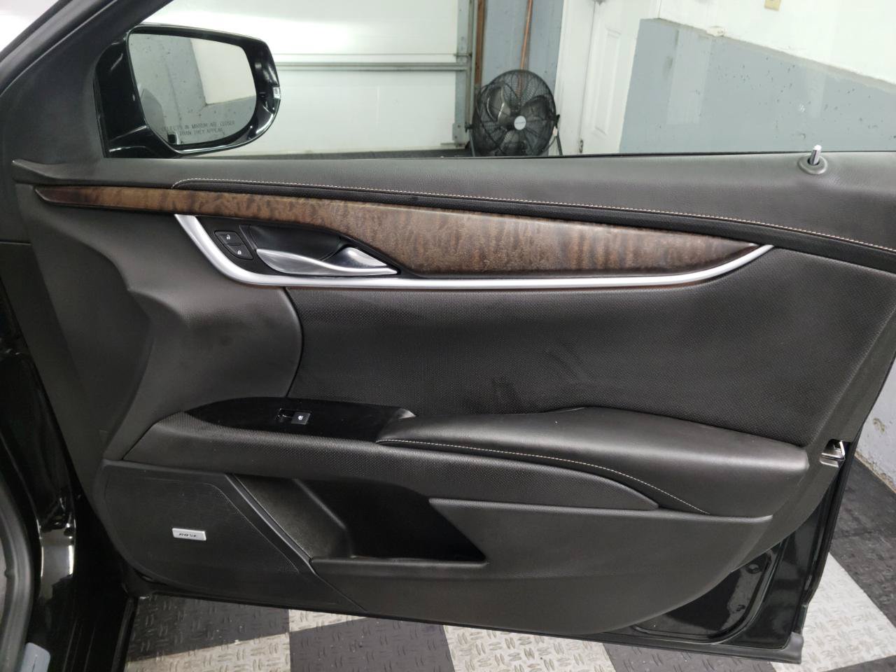 Used 2018 Cadillac XTS Luxury FWD image 16