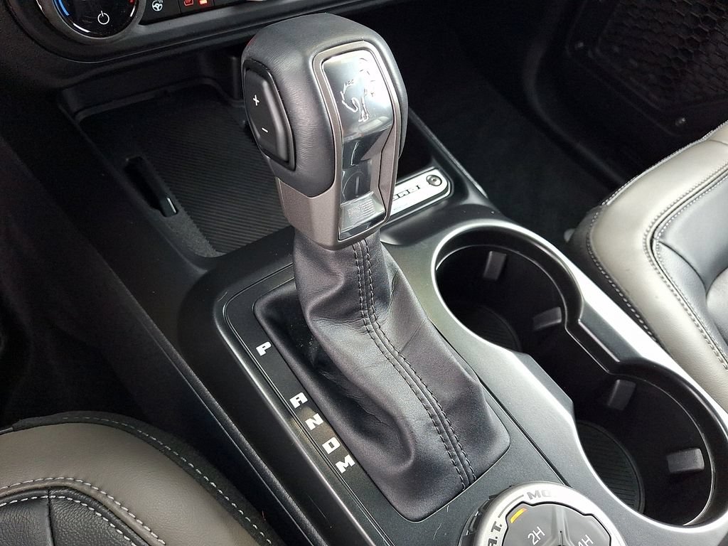 Used 2025 Ford Bronco Outer Banks AWD/4WD image 16