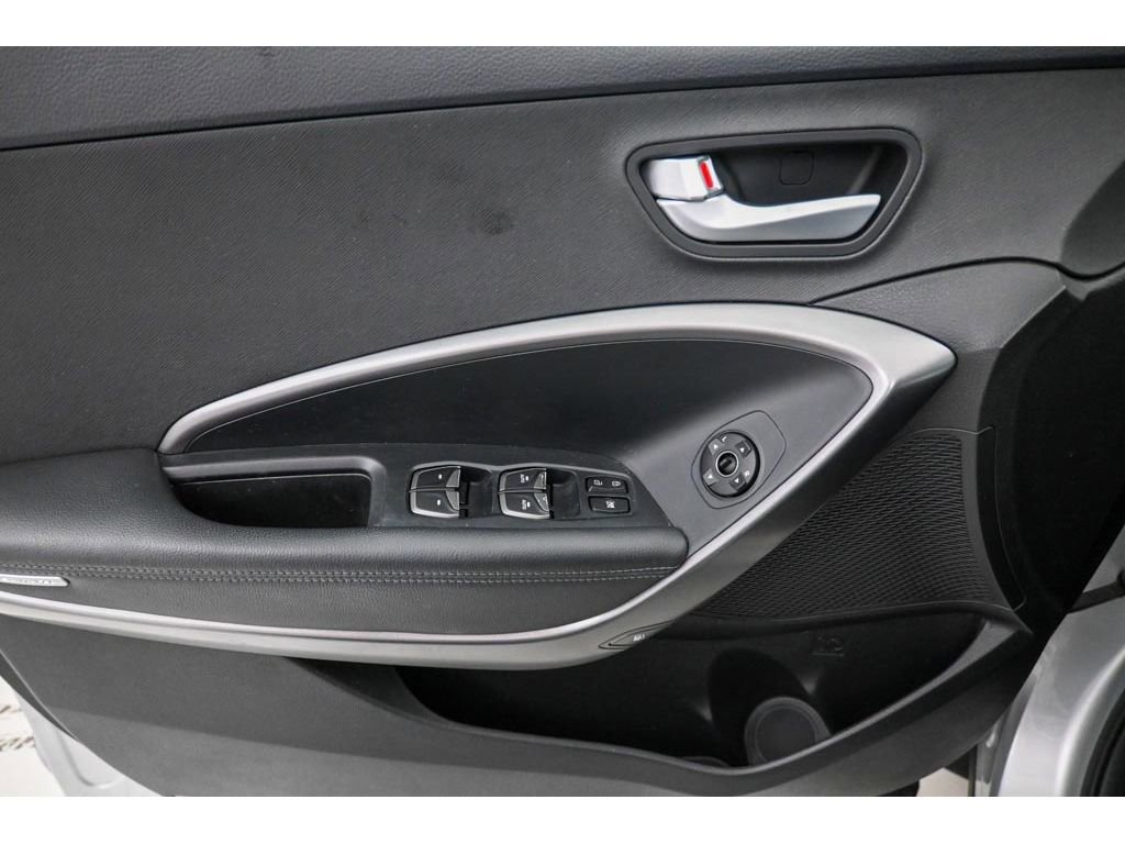 Used 2018 Hyundai Santa Fe Sport 2.0T w/ Cargo Package AWD/4WD image 8