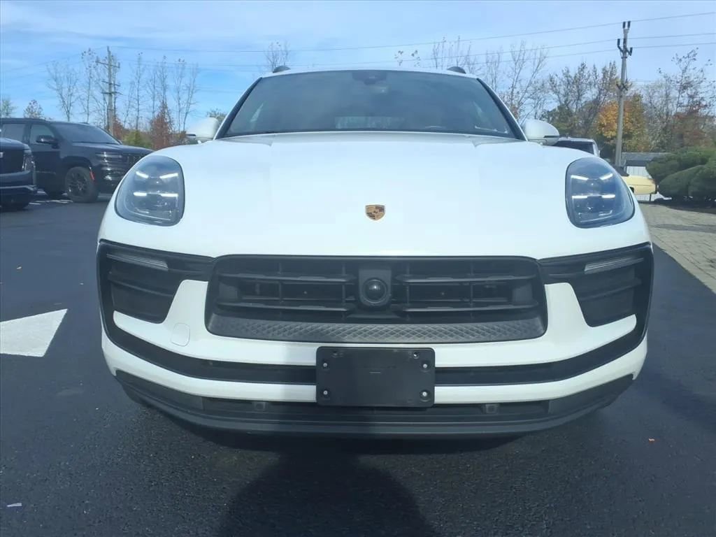 Used 2022 Porsche Macan image 8