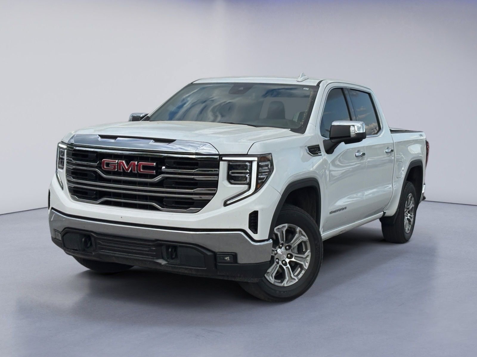 Used 2025 GMC Sierra 1500 SLT image 1