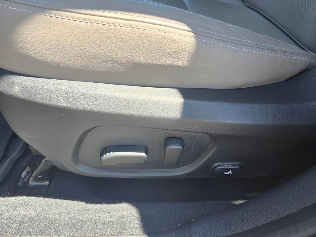 Used 2017 Subaru Forester 2.5i Limited AWD/4WD image 13