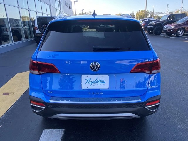 Used 2022 Volkswagen Taos SE w/ Panoramic Sunroof Package image 7
