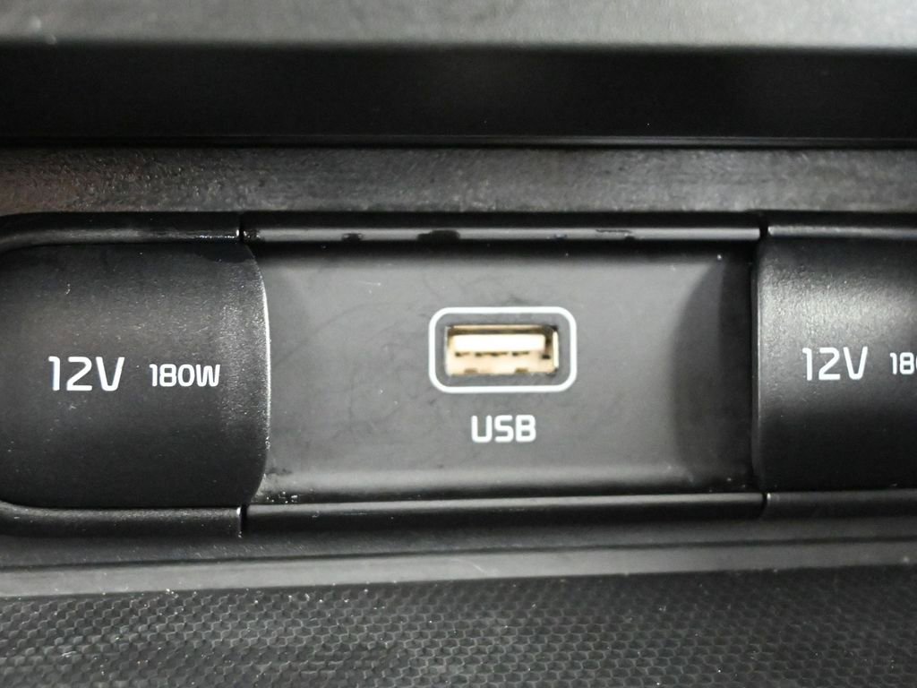 Used 2025 Kia Soul LX w/ LX Technology Package image 32