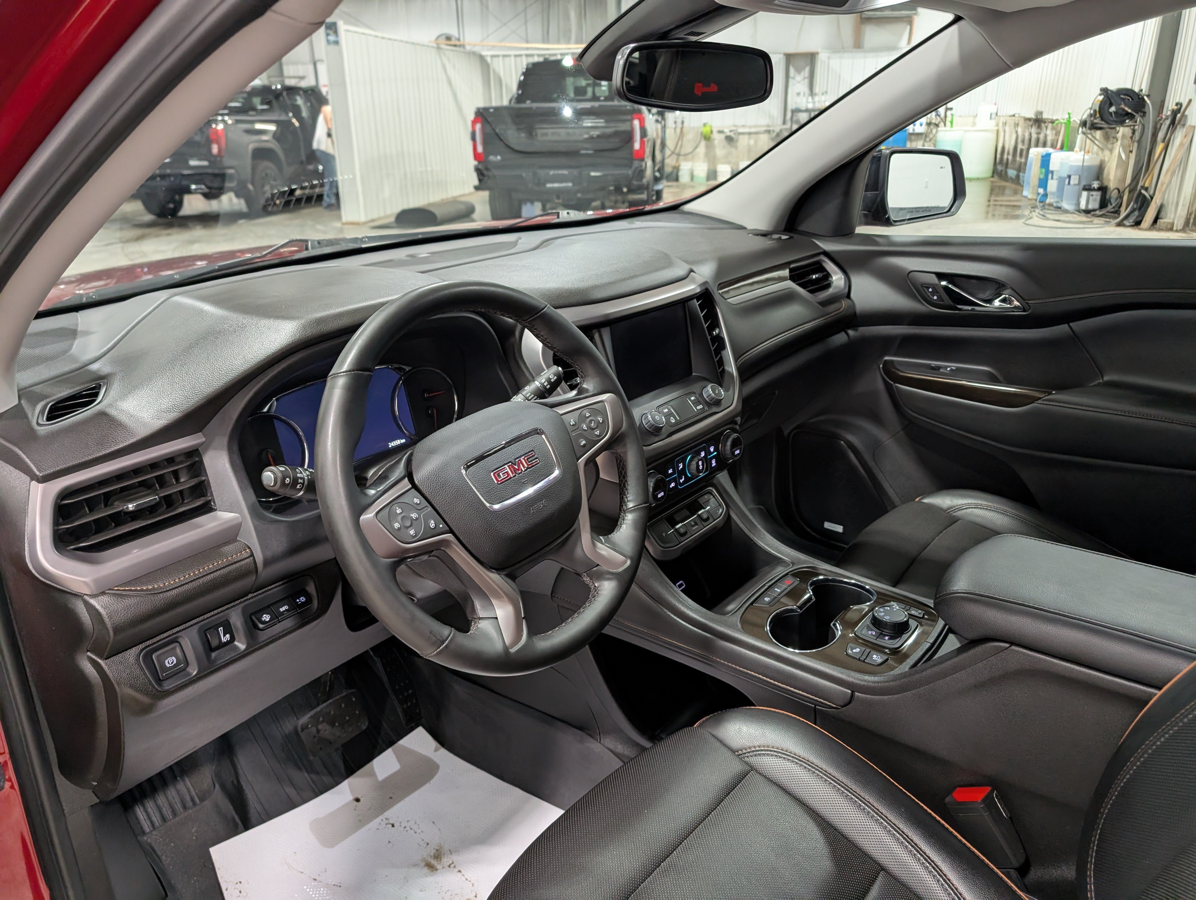 Used 2023 GMC Acadia AT4 w/ Technology Package AWD/4WD image 13