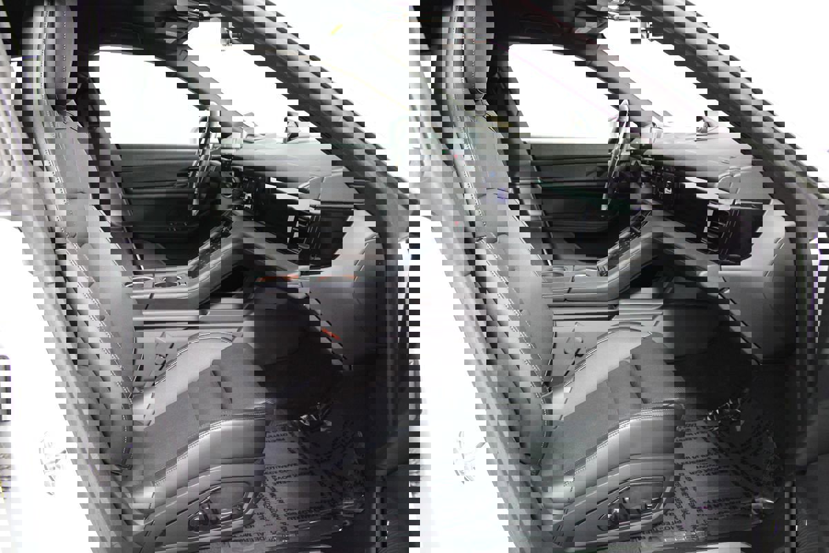 Used 2020 Porsche Taycan 4S image 17