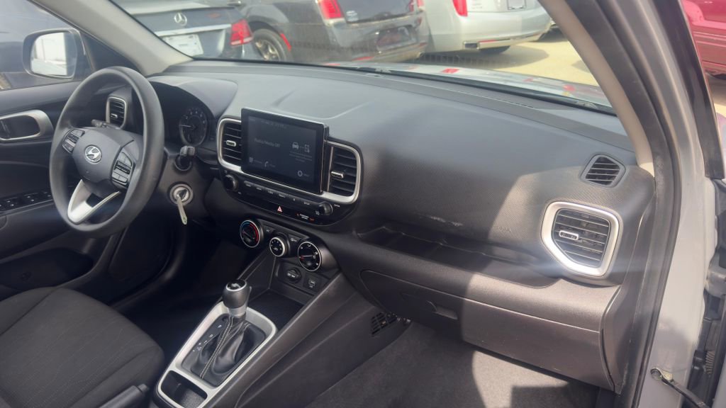 Used 2021 Hyundai Venue SE FWD image 20
