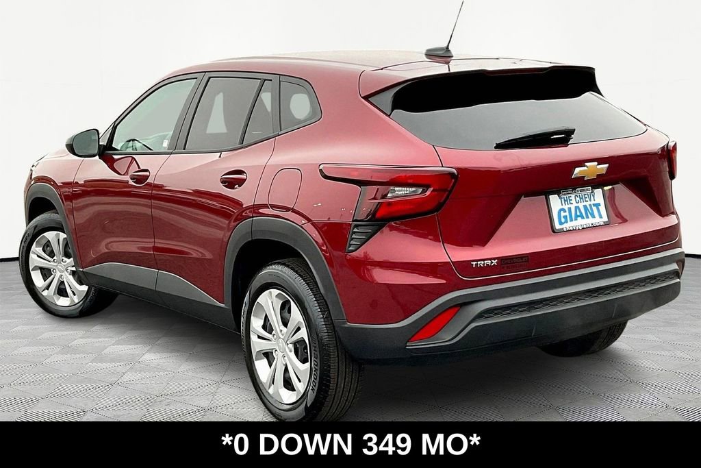 Used 2025 Chevrolet Trax LS image 4