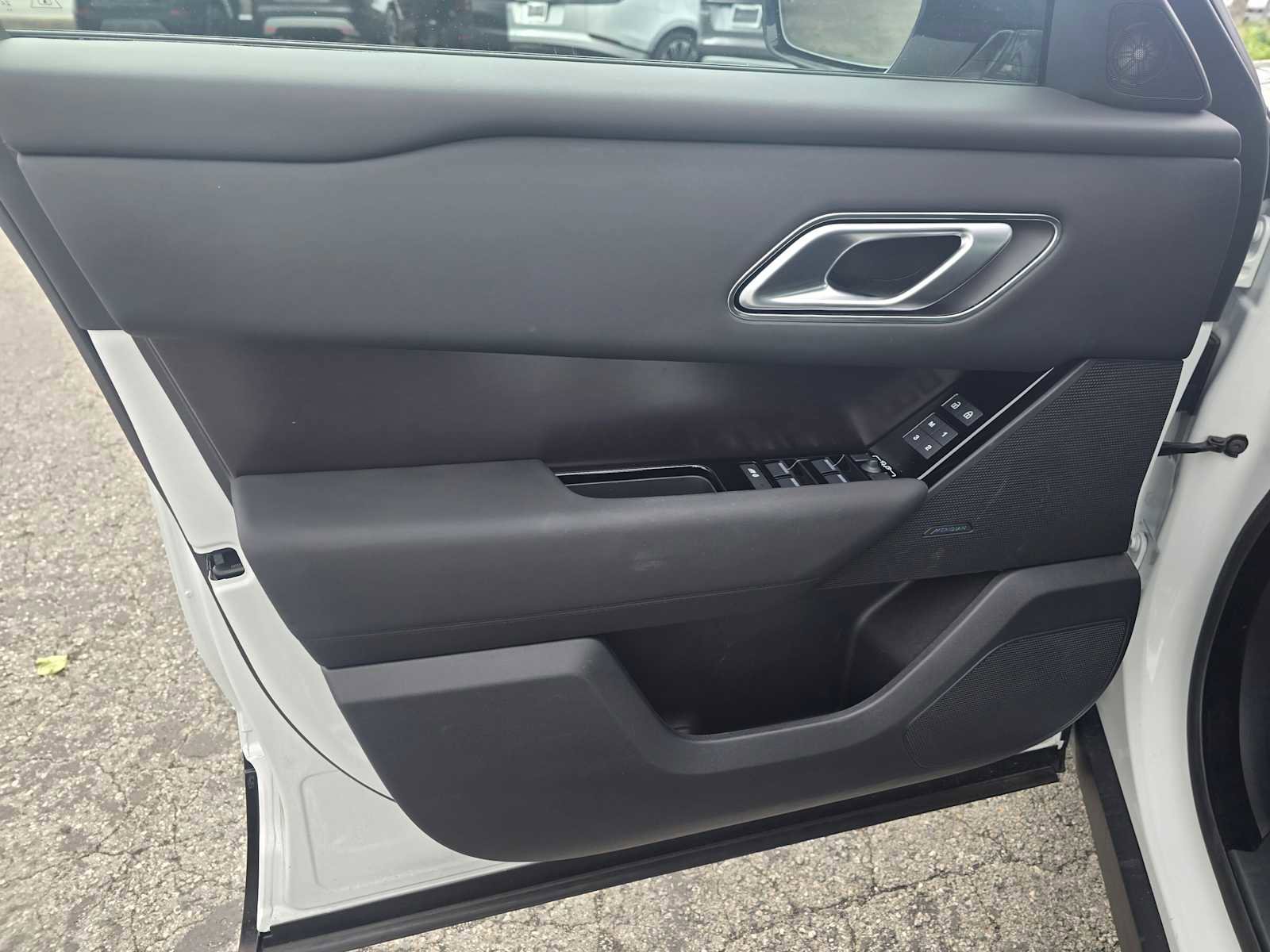 Used 2026 Land Rover Range Rover Velar Dynamic SE AWD/4WD image 24