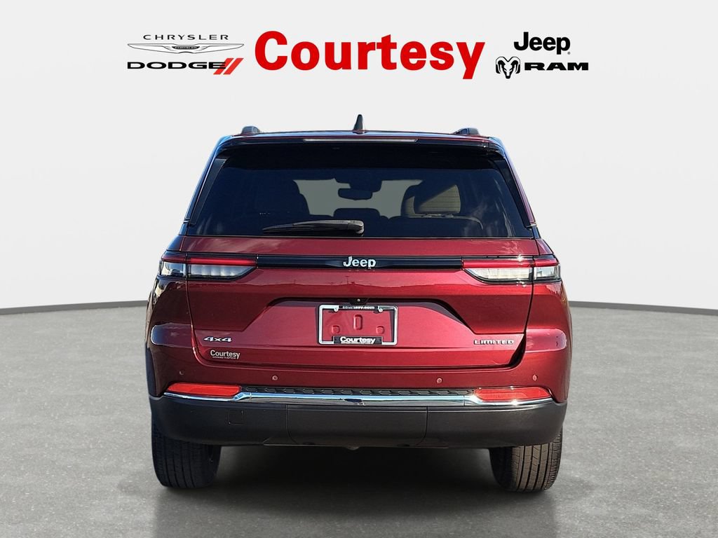 Certified 2023 Jeep Grand Cherokee Limited w/ Trailer Tow Prep Group (B) AWD/4WD image 5
