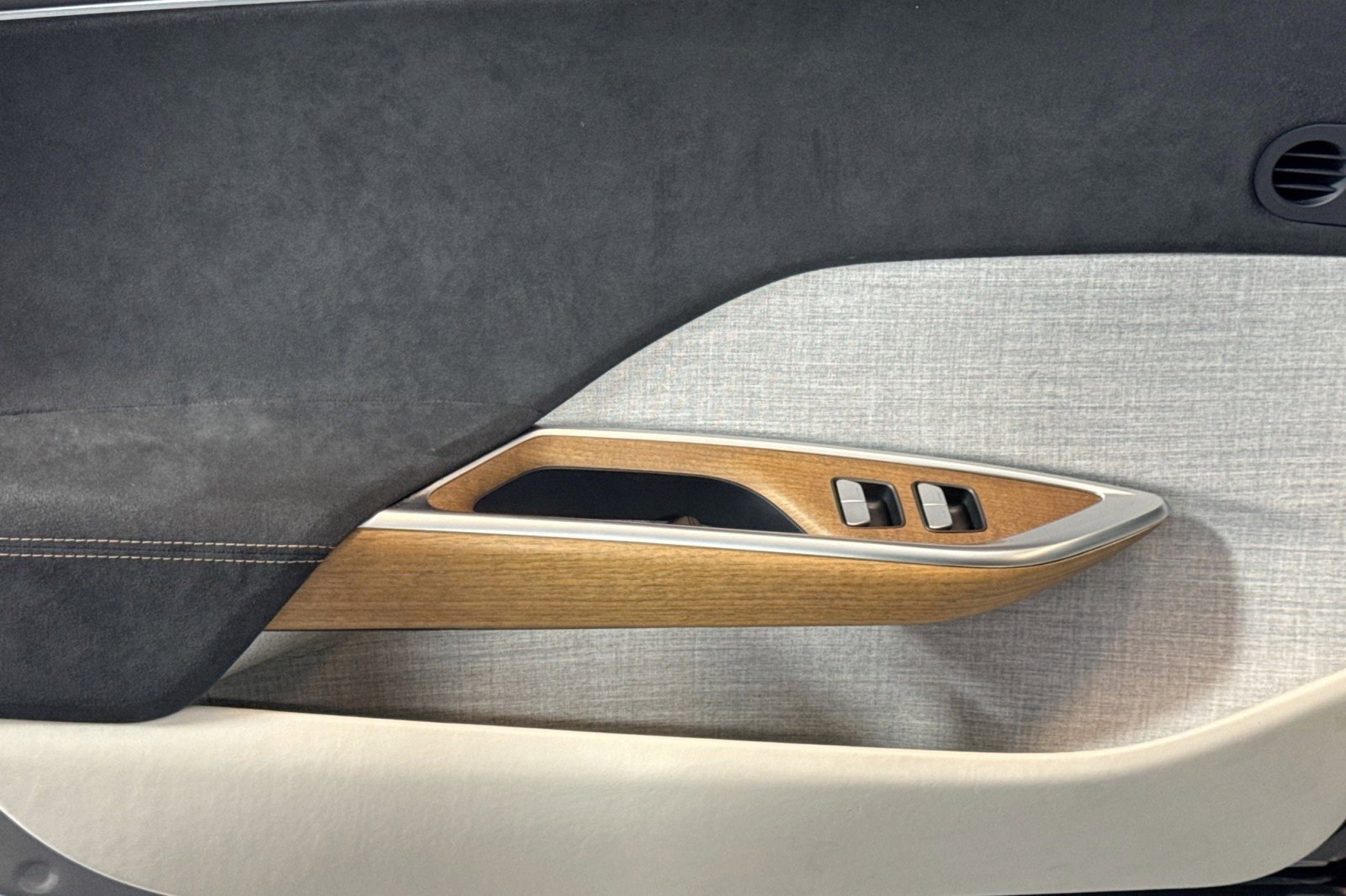 Used 2022 Lucid Air Grand Touring image 16