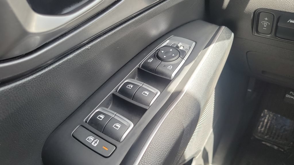 Used 2023 Kia Sorento LX FWD image 18