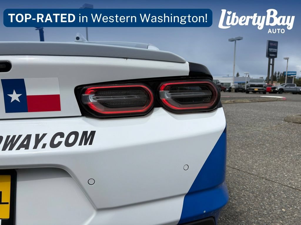 Used 2022 Chevrolet Camaro LT RWD image 37