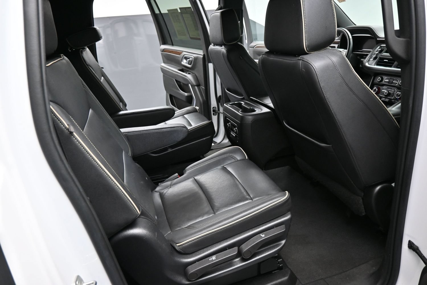 Used 2022 Chevrolet Suburban Premier RWD image 19