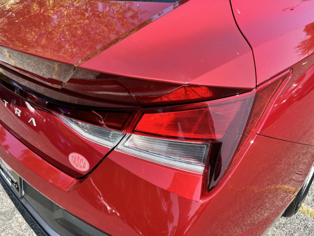 Used 2024 Hyundai Elantra SE FWD image 9