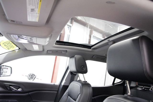 Used 2020 GMC Acadia SLT w/ Driver Alert Package II image 38