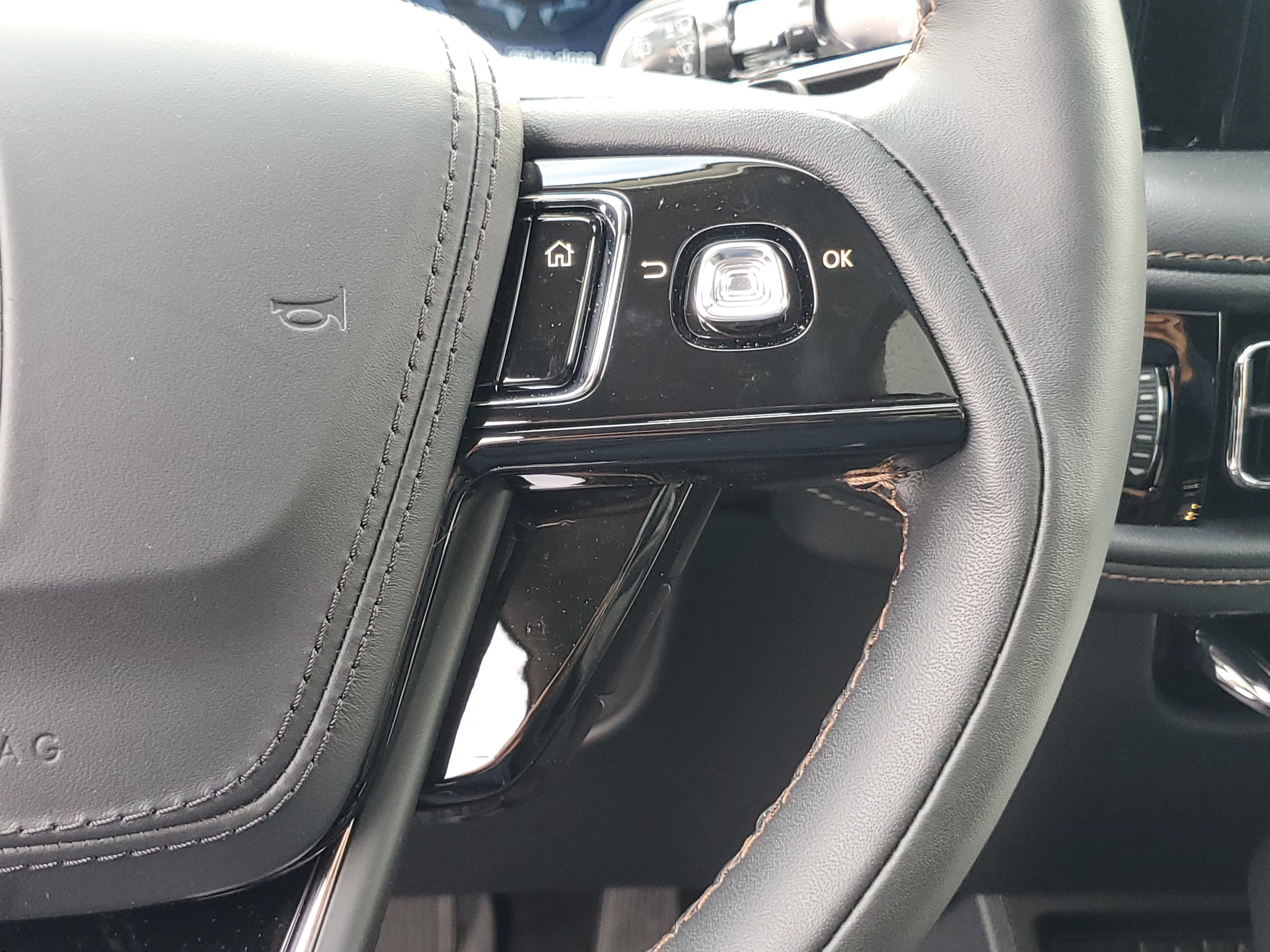New 2026 Lincoln Aviator AWD image 16
