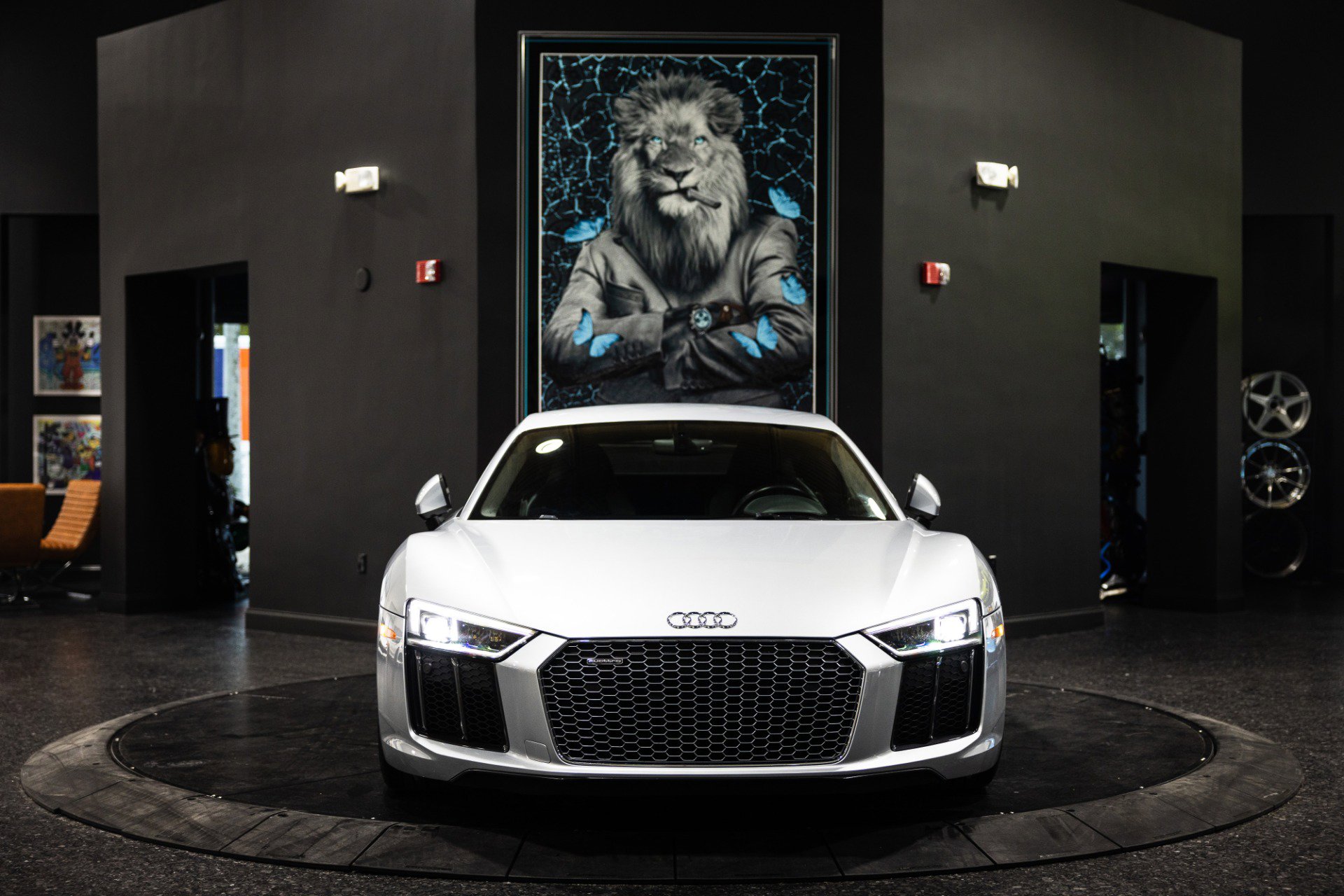 Used 2017 Audi R8 V10 w/ Carbon Exterior Package image 9