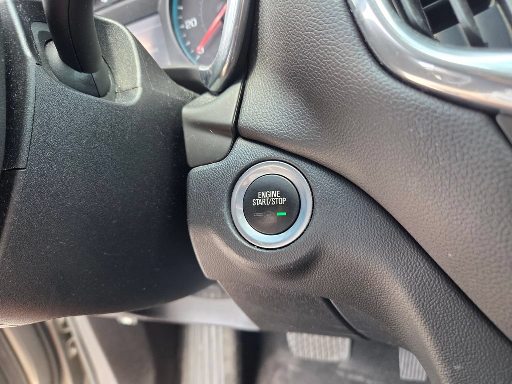 Certified 2018 Chevrolet Equinox LT FWD image 30