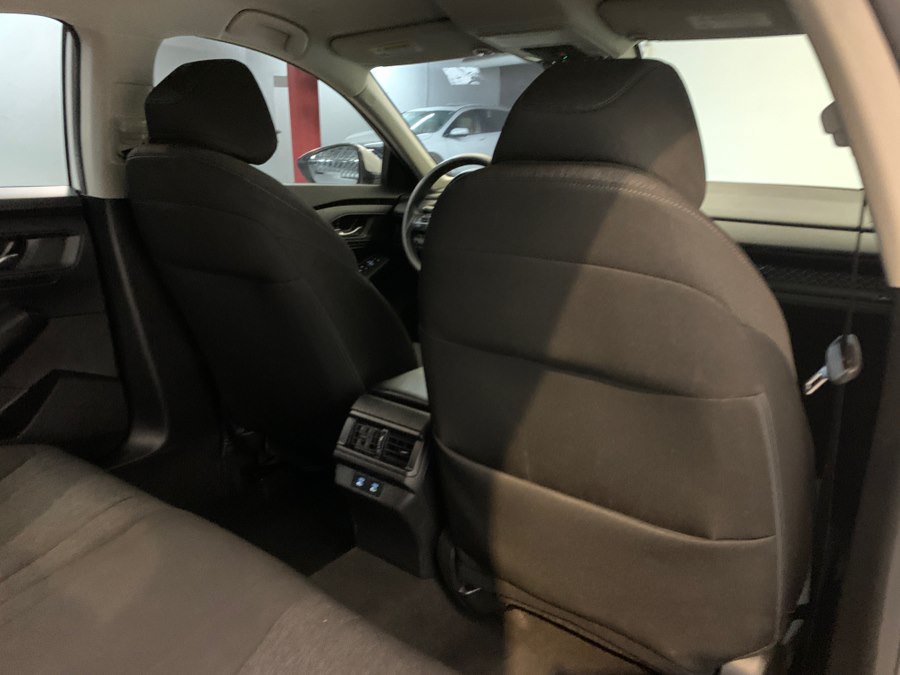 Used 2025 Honda Accord LX image 40