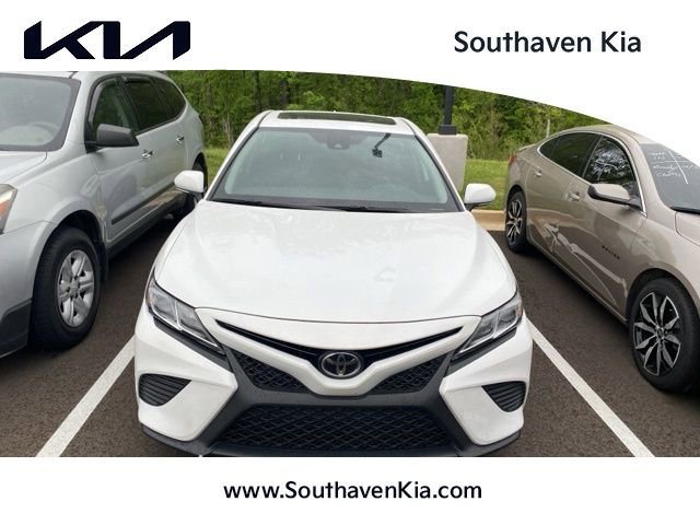 Used 2019 Toyota Camry SE w/ Audio Package image 1