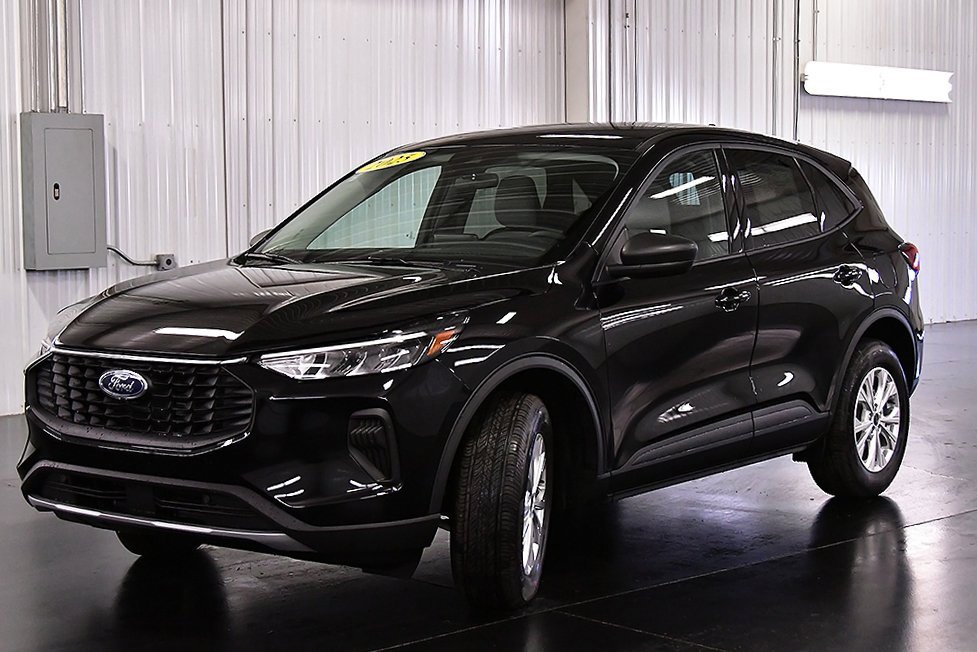 New 2025 Ford Escape Active w/ Cold Weather Package image 3