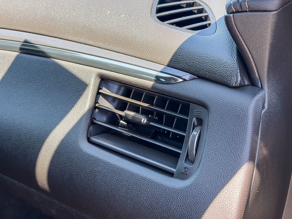 Used 2017 Chevrolet Impala Premier FWD image 38